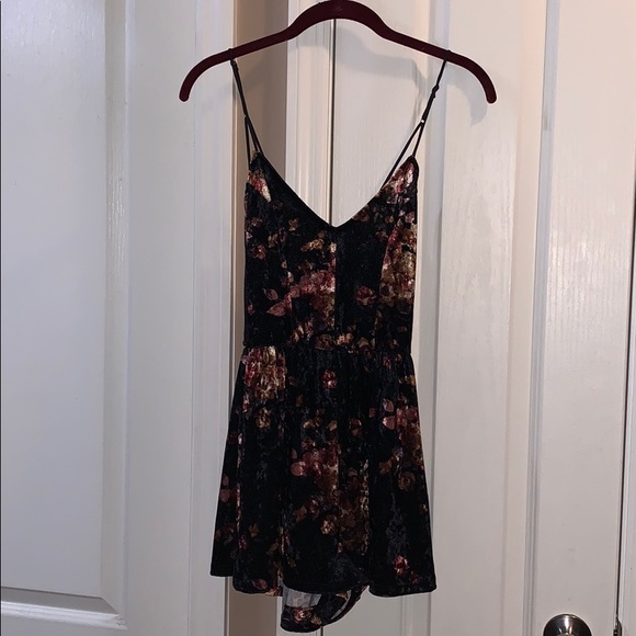 Brand new PacSun Velvet black floral Romper - Picture 1 of 9